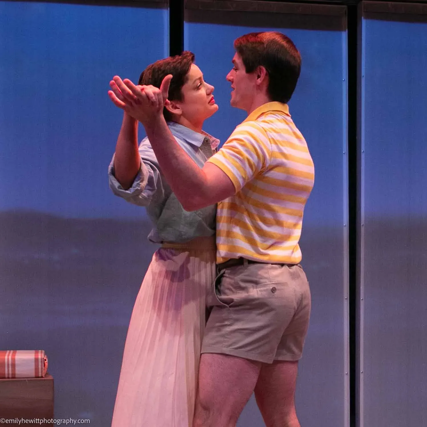 Jacques and Jill in love, dancing on stage